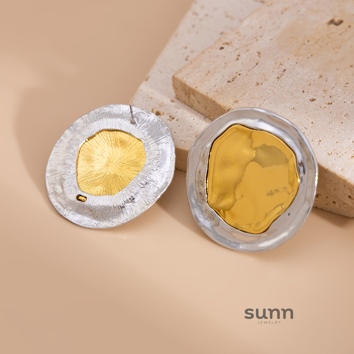 Issa Geometric Color-Block Studs [7V83745V]