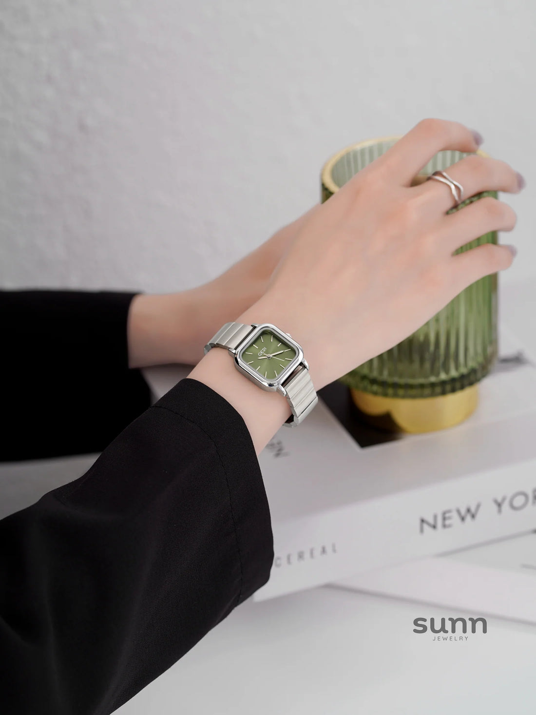 Itzel Sleek Square Watch