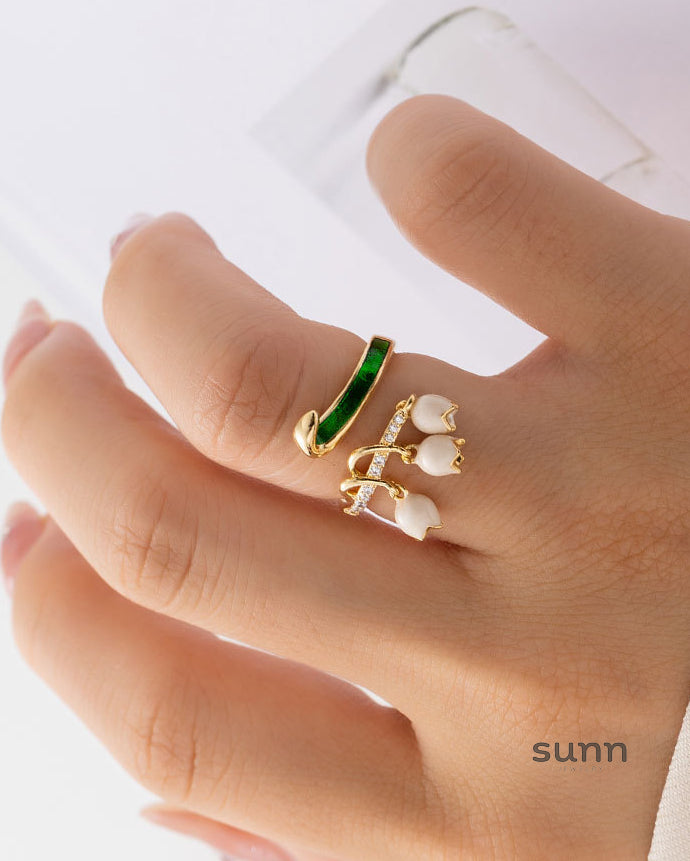 Ivanna Enamel Tulip Ring [DM1CXBHN]