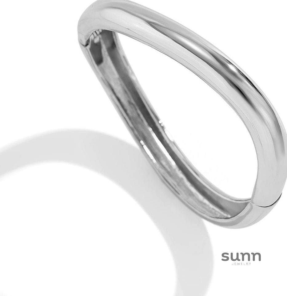 Ivey Asymmetrical Heart Bracelet [G0B6QPMU]