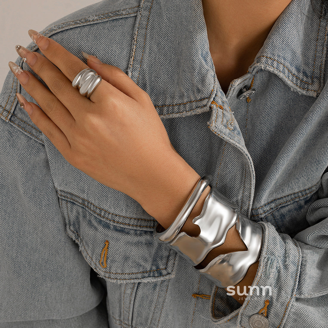 Ivey Asymmetrical Heart Bracelet [W89MGL87]