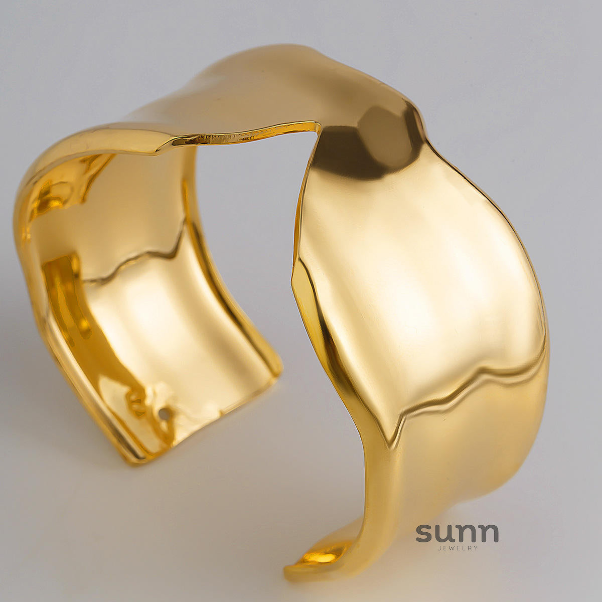 Ivey Asymmetrical Heart Bracelet [HQ3SXM2A]