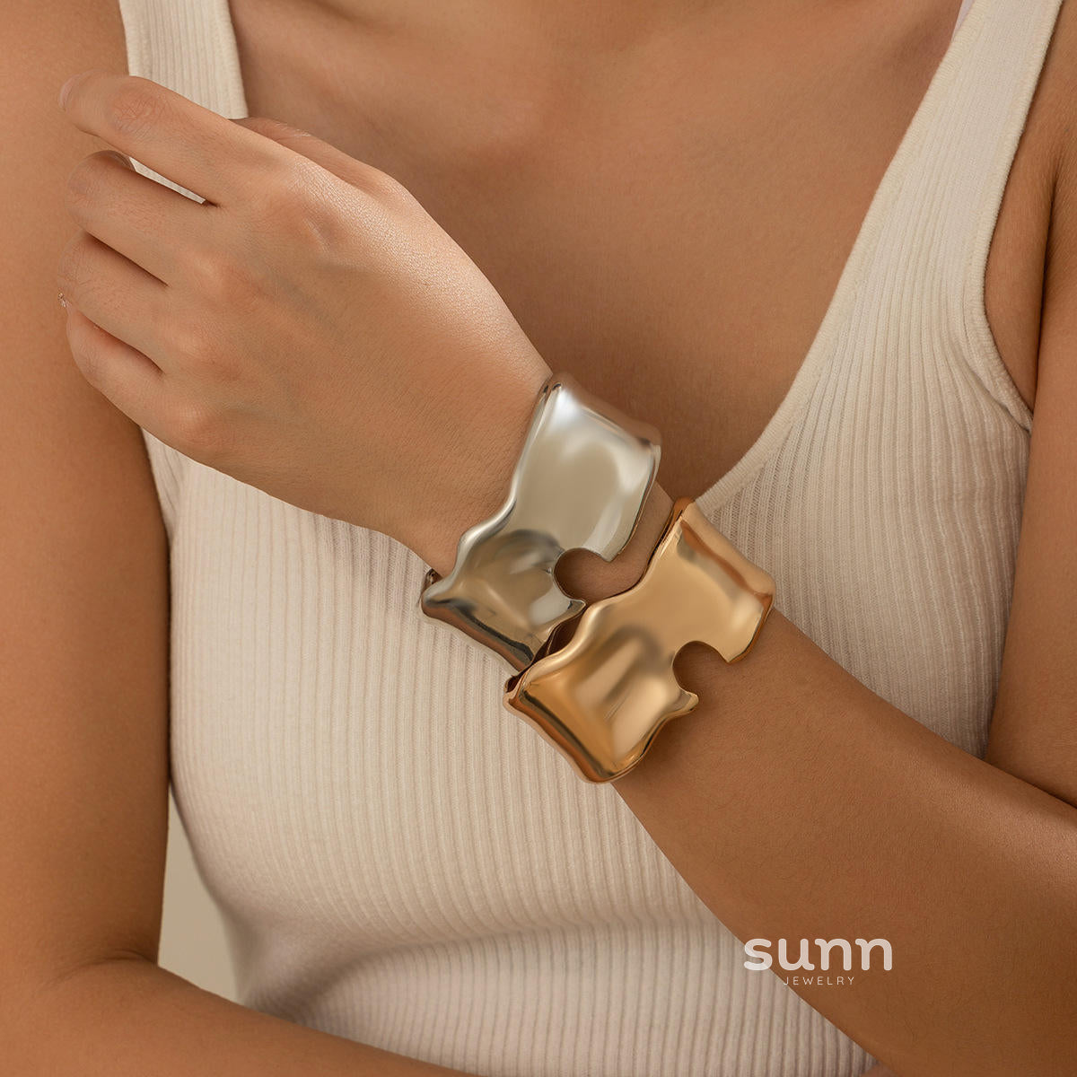 Ivey Asymmetrical Heart Bracelet [AC5EWPQU]