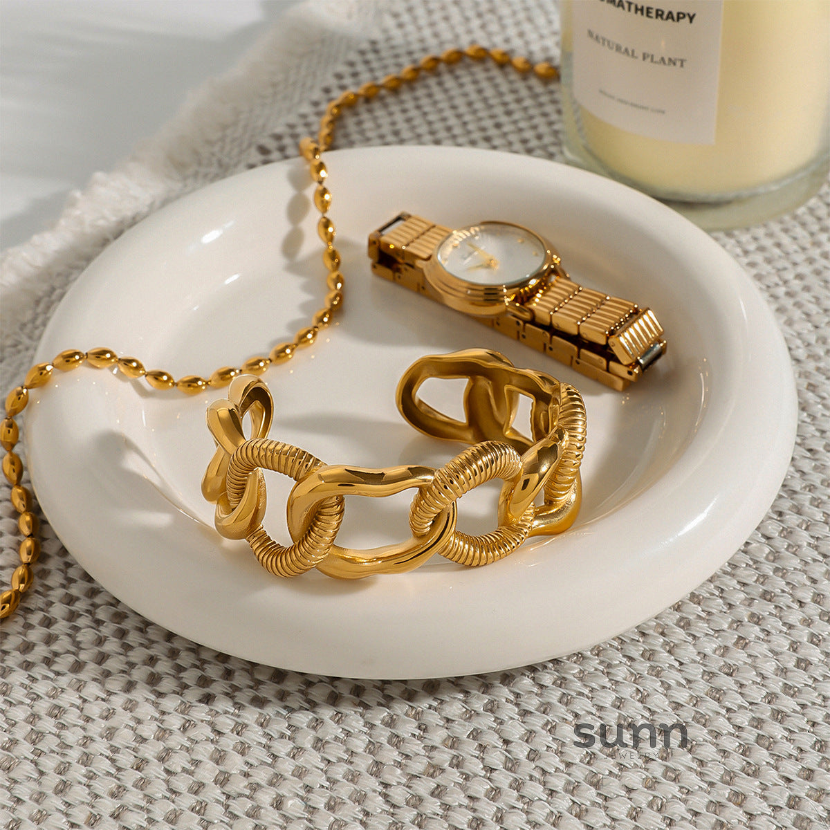 Ivy Gold Open Cuff Bracelet [ISO3LJGF]