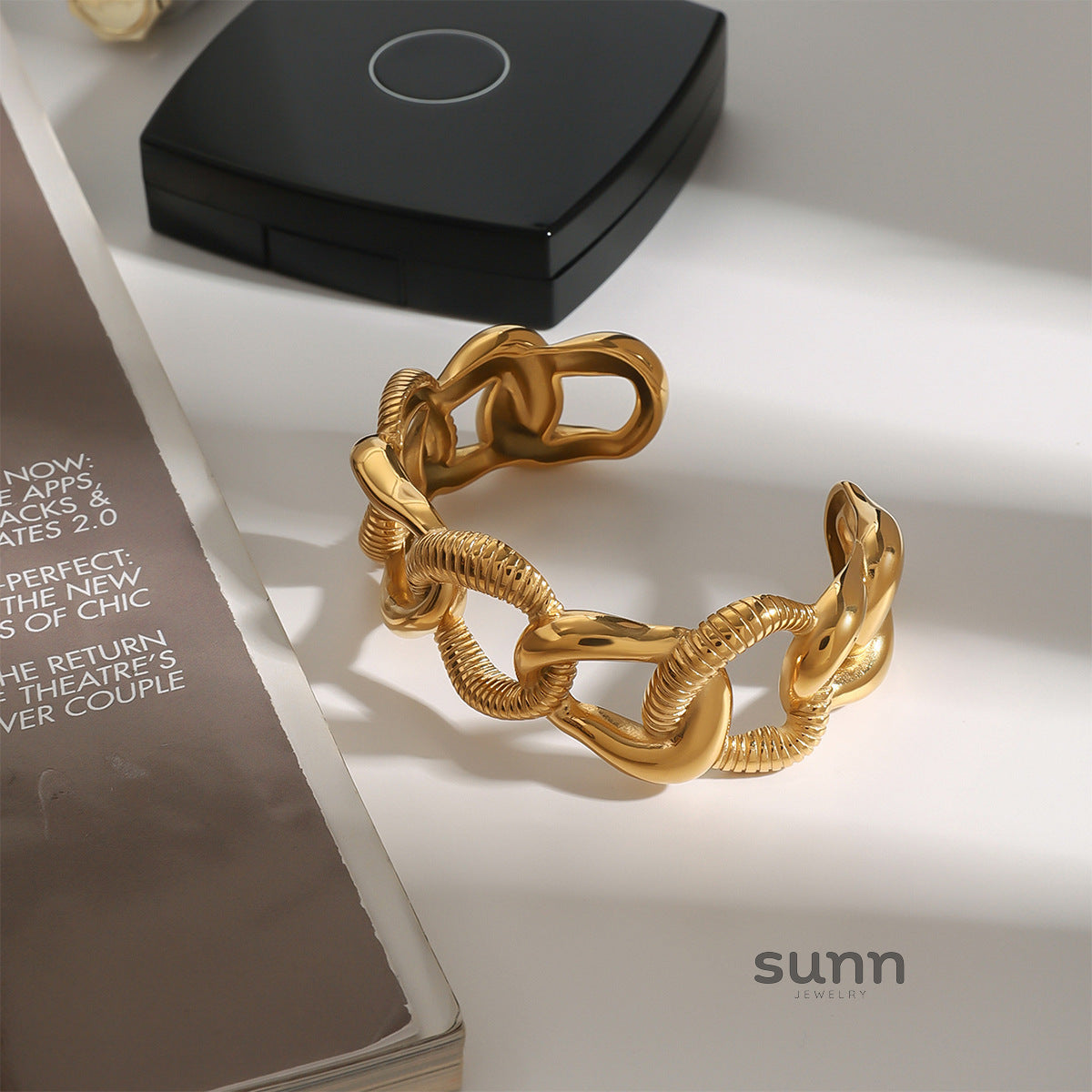 Ivy Gold Open Cuff Bracelet [AMW4FALO]