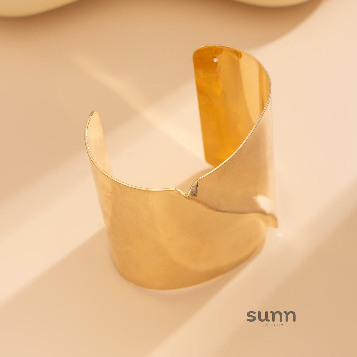 Iyanna Sculpted Metal Cuff [KZPAPQYQ]