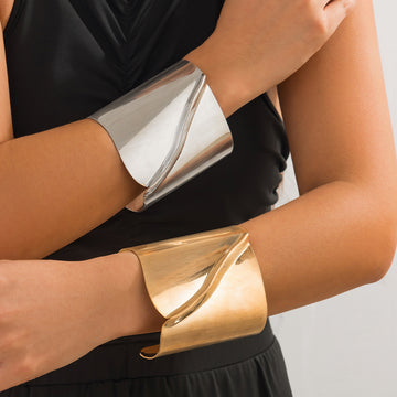 Iyanna Sculpted Metal Cuff [23GKN827]