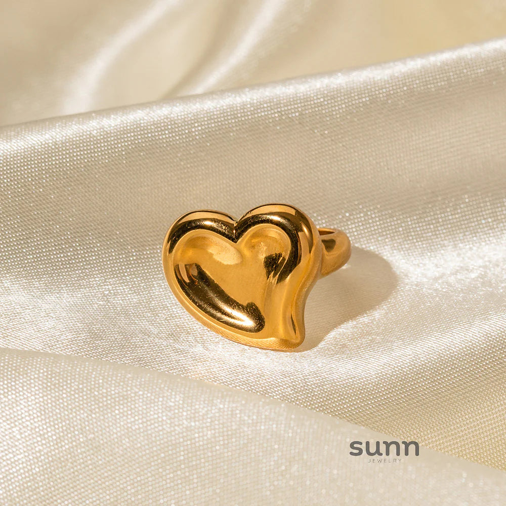 Iyonna Bold Heart Ring