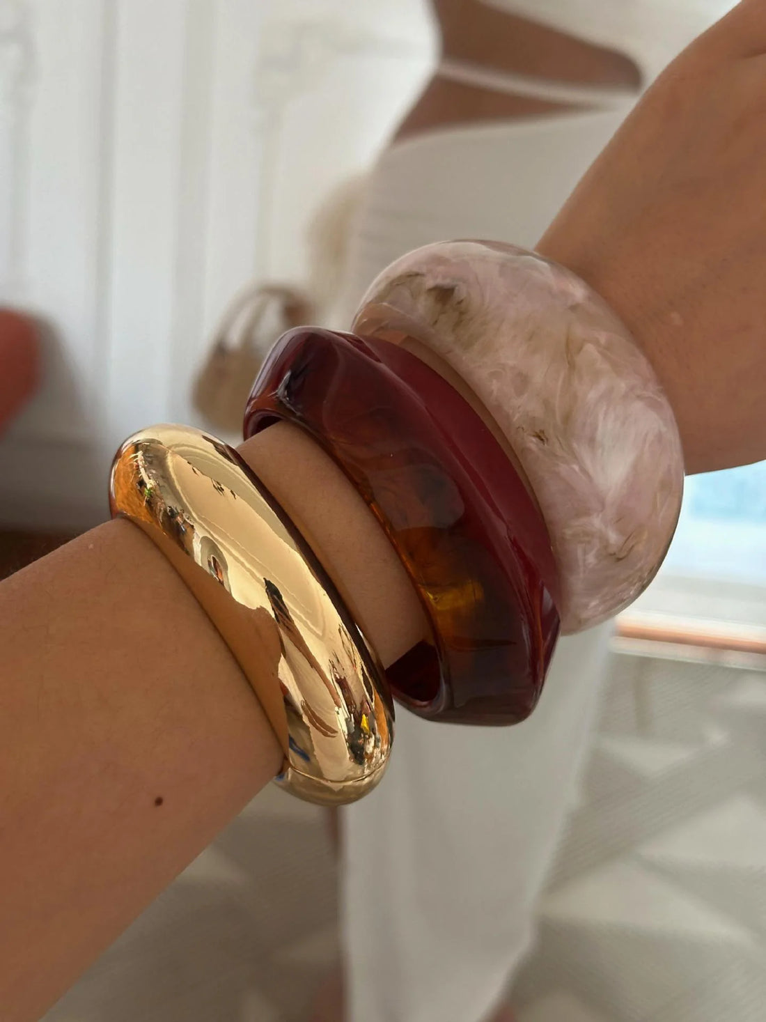 Izel Statement Metal Bangle