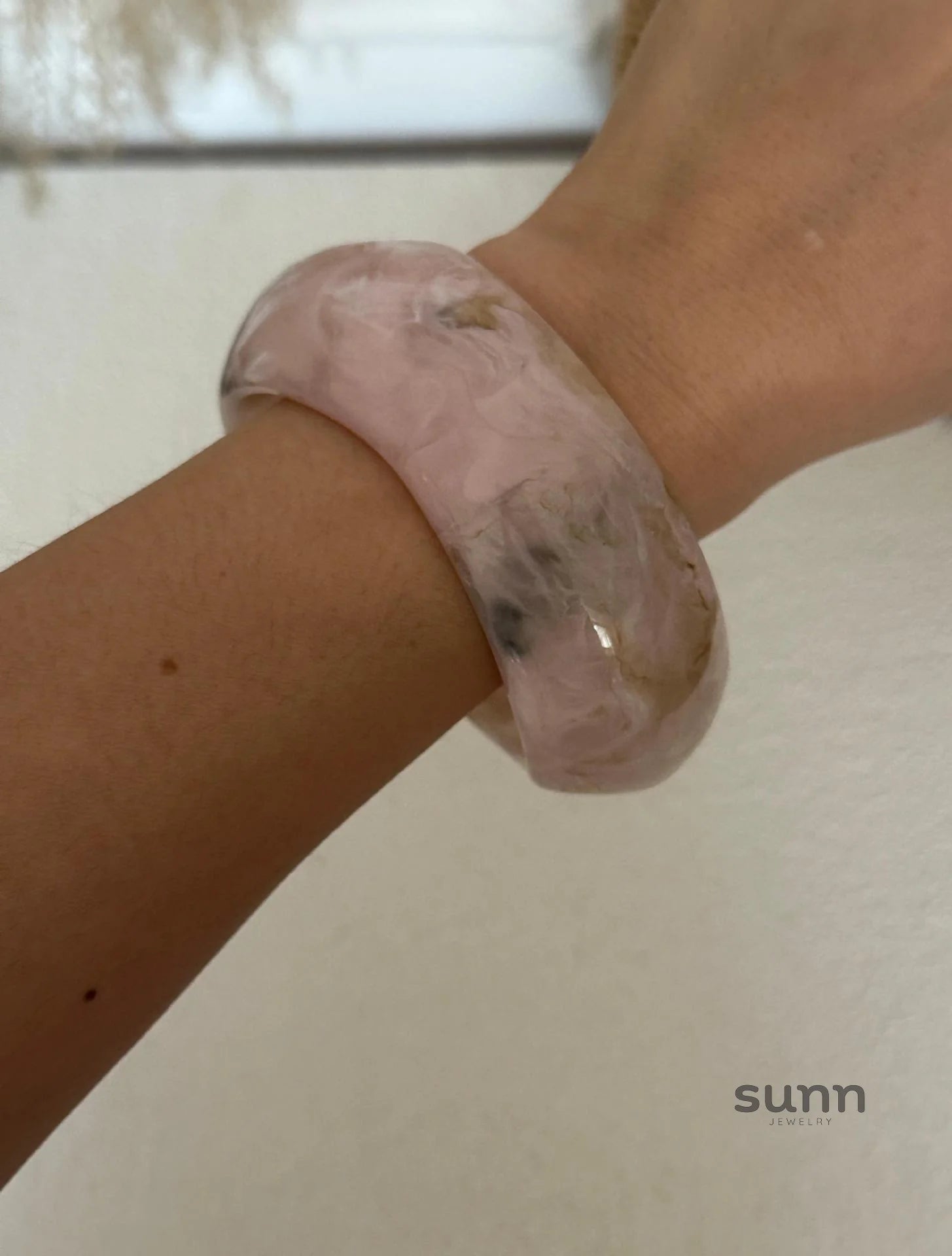 Izel Statement Metal Bangle