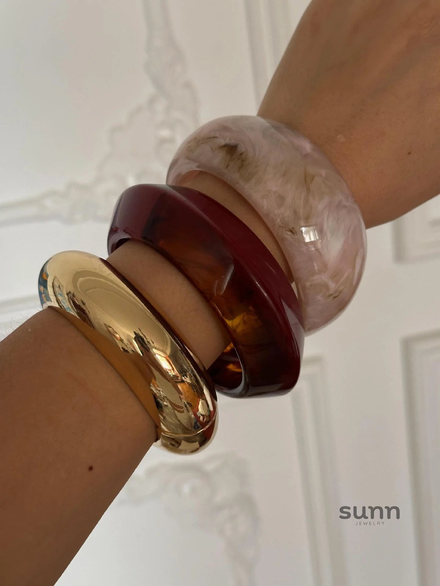 Izel Statement Metal Bangle