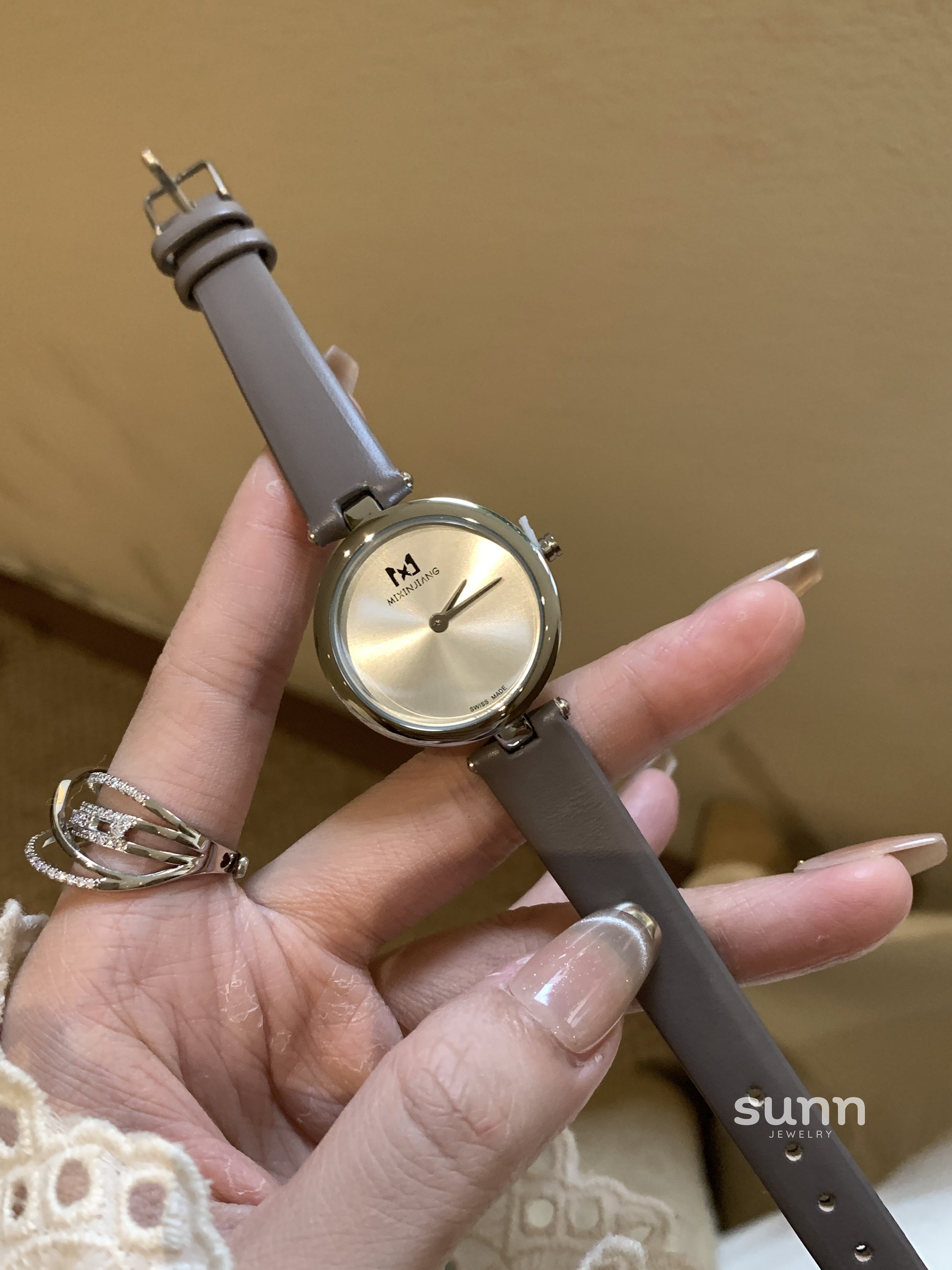 Jackeline Glare Mini Dial Watch [KVYKI1C5]