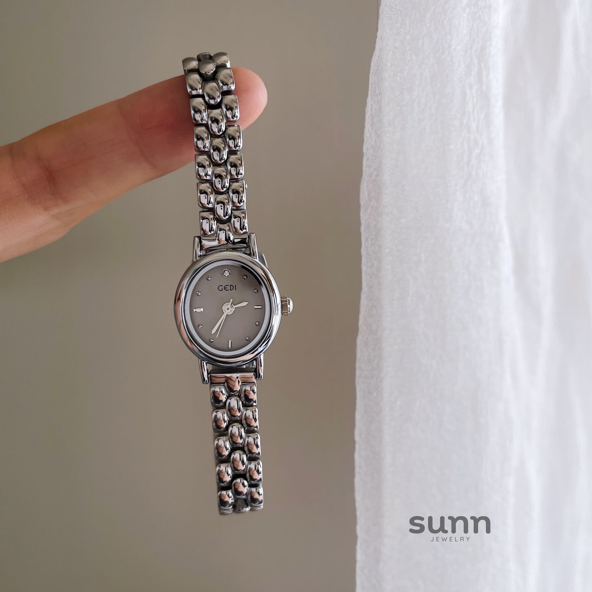 Jacklyn Oval Steel Watch [95IRF3AB]