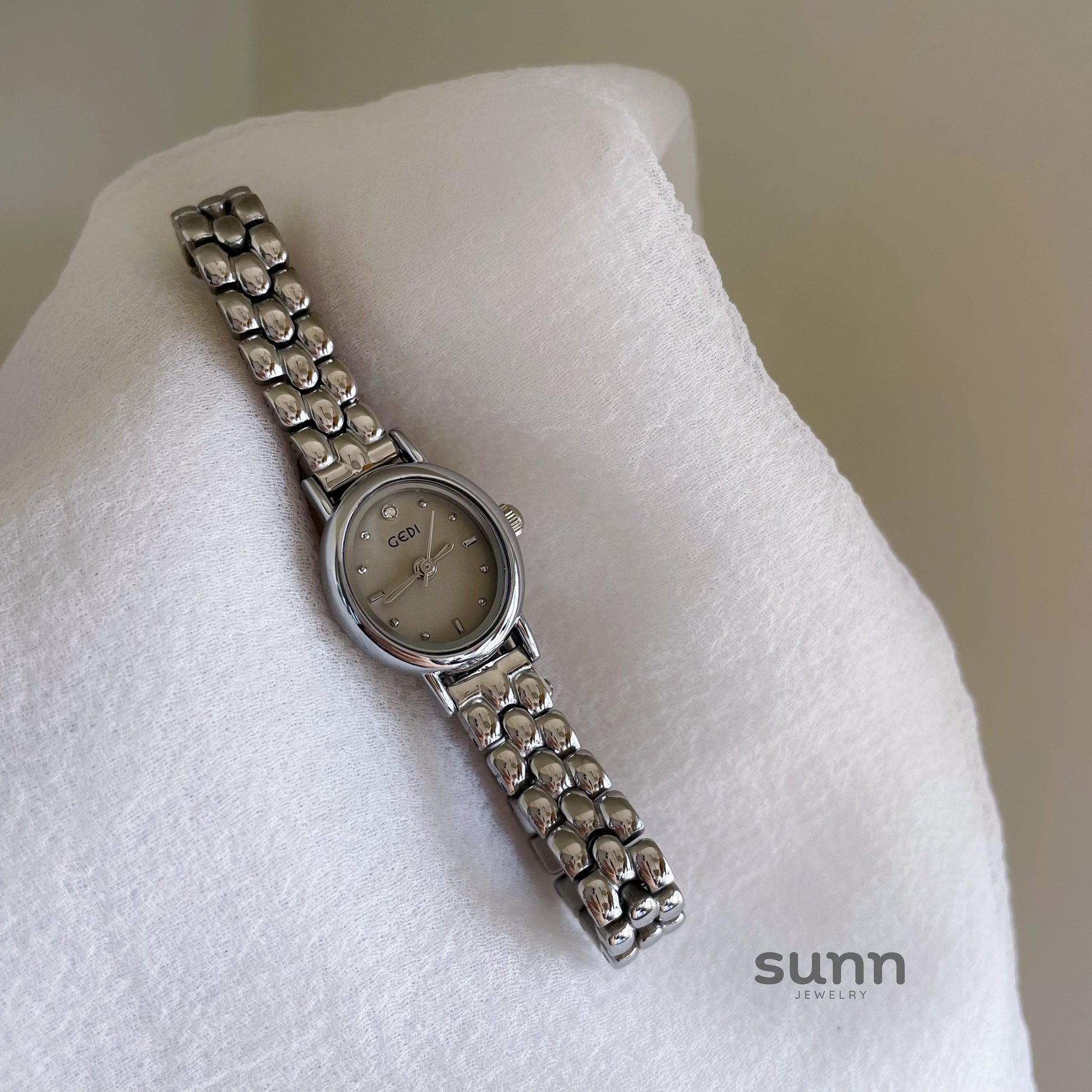 Jacklyn Oval Steel Watch [2JMKEUL1]