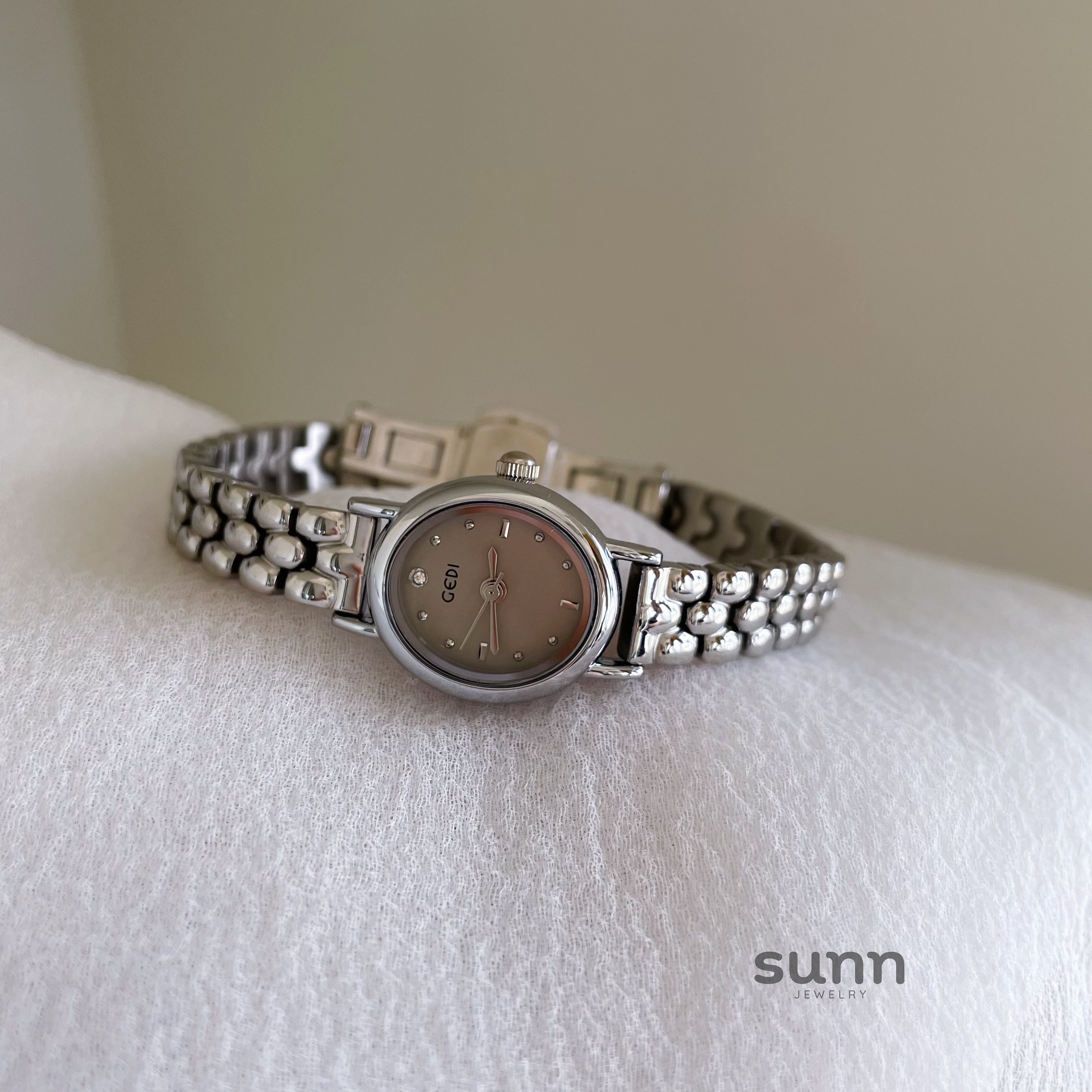 Jacklyn Oval Steel Watch [AO84XSCW]