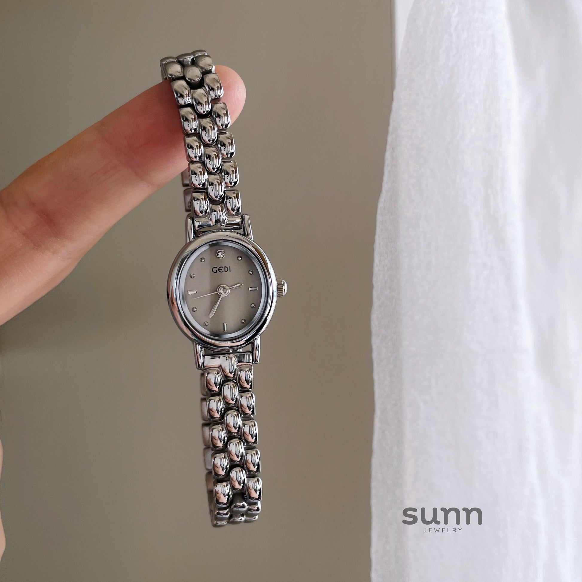 Jacklyn Oval Steel Watch [AOBM4927]
