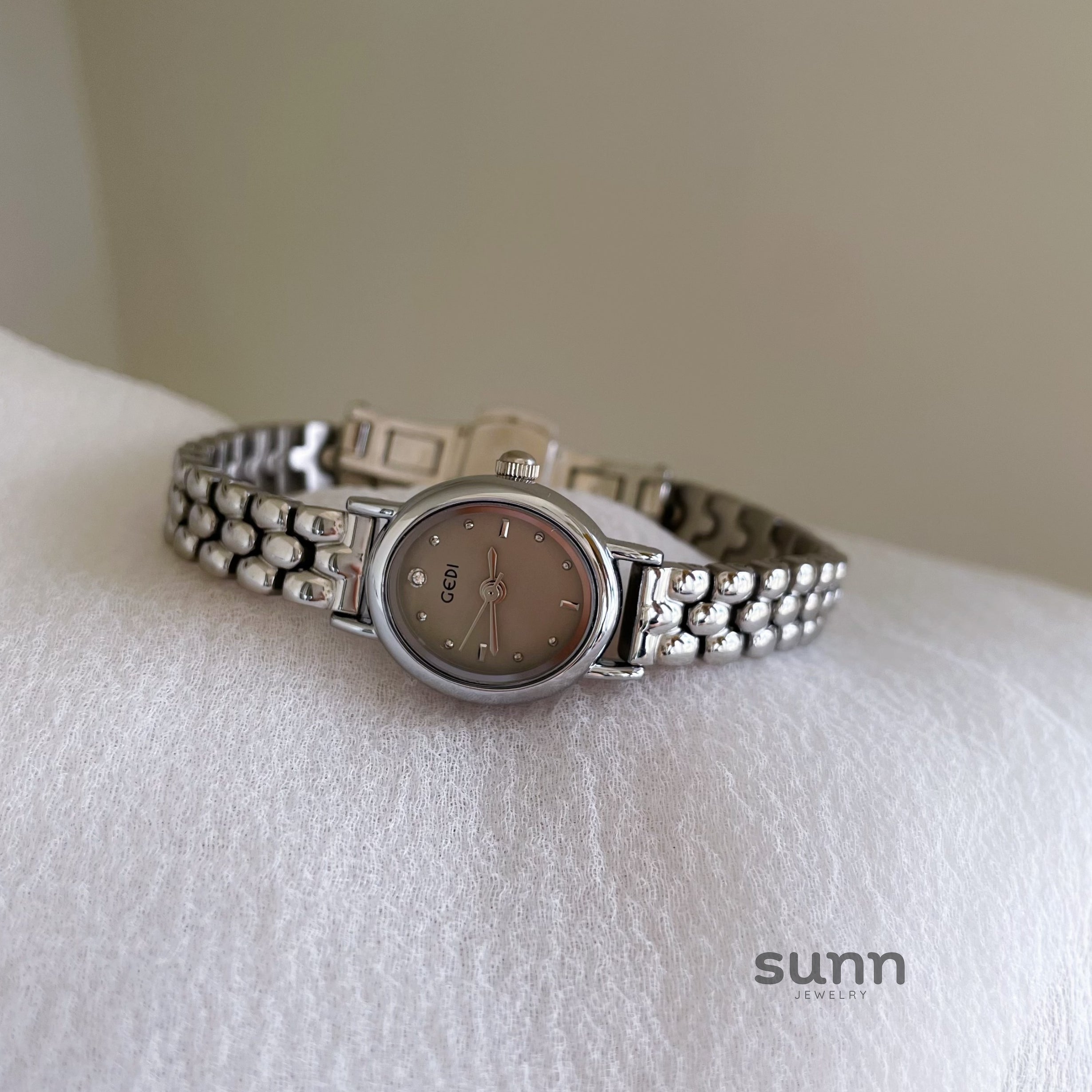 Jacklyn Oval Steel Watch [Z1UY1RP1]
