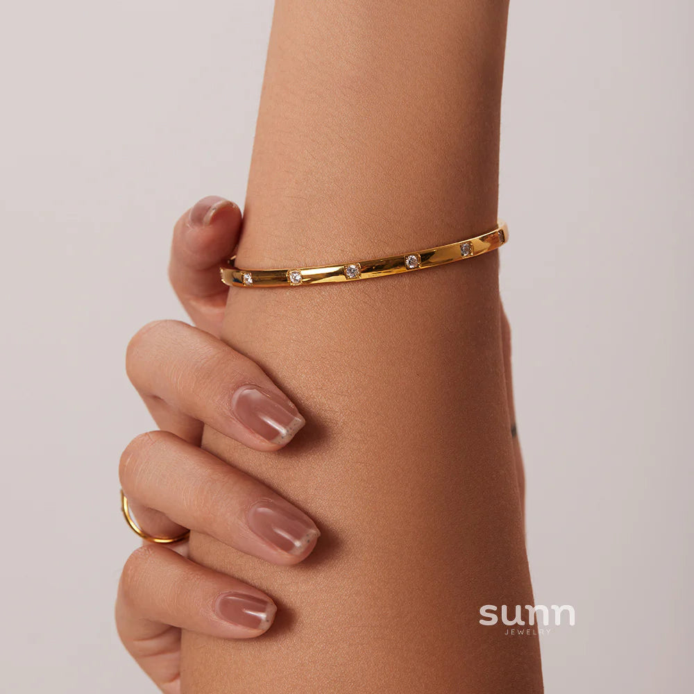Jacy Dainty Zirconia Bangle