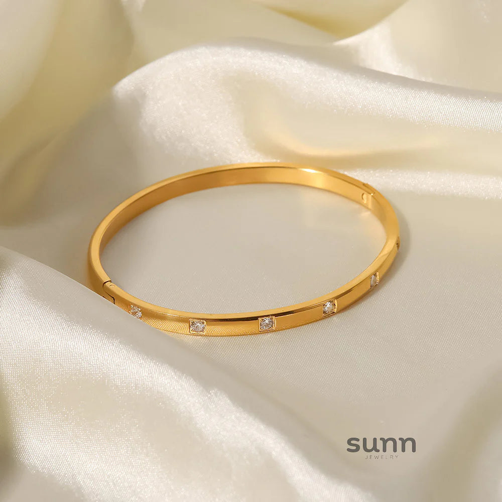 Jacy Dainty Zirconia Bangle