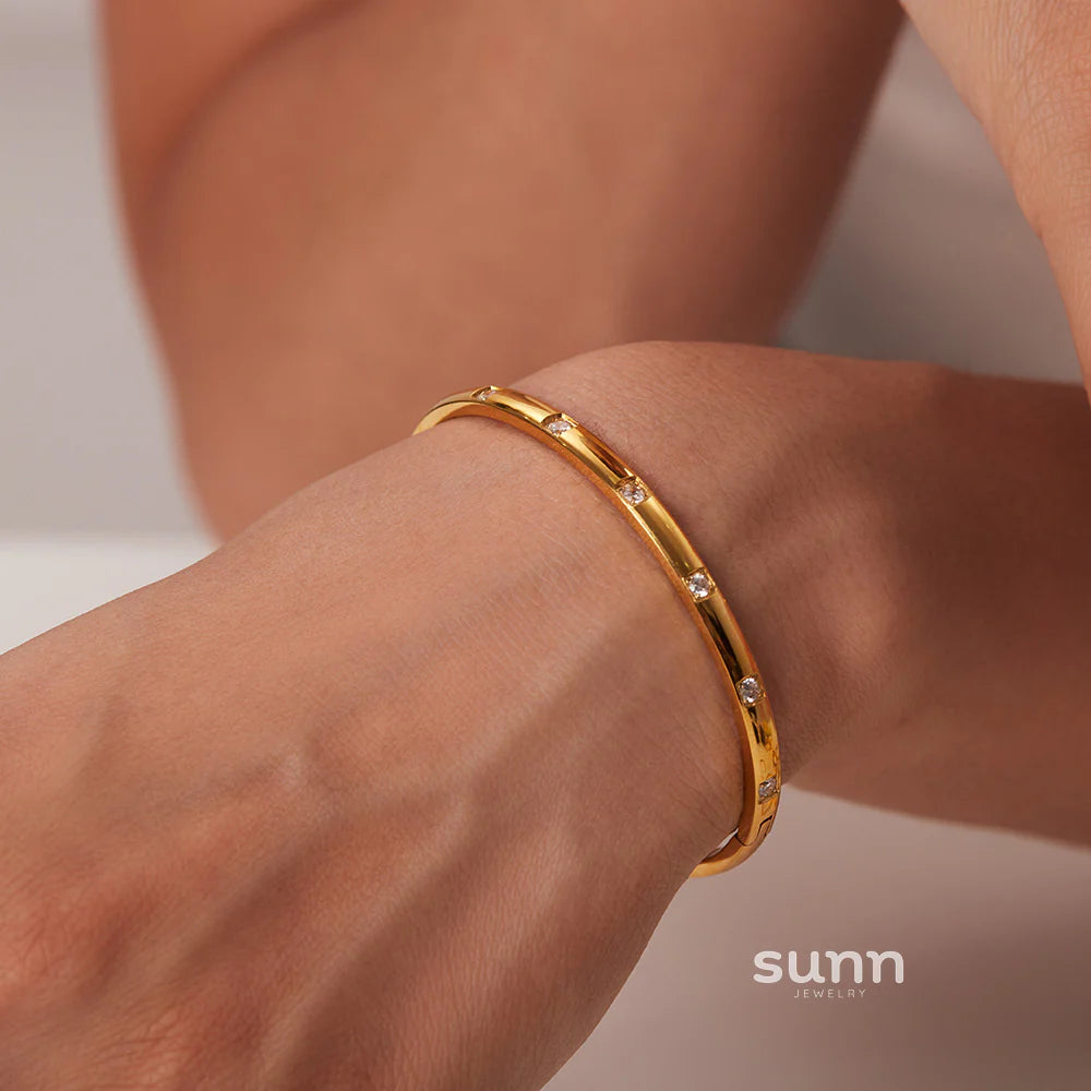 Jacy Dainty Zirconia Bangle