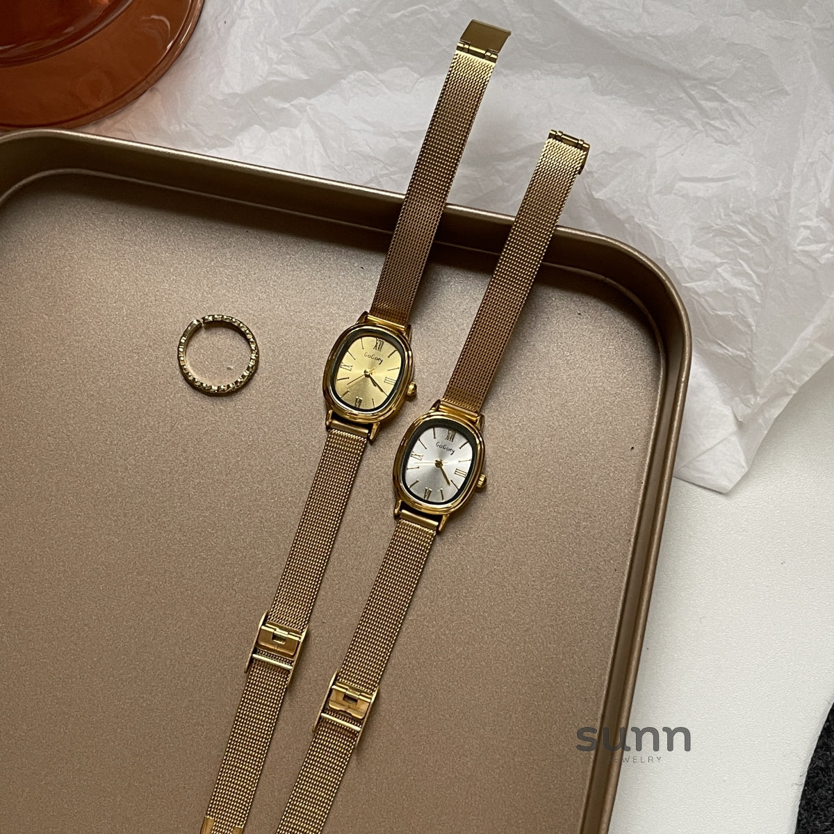 Jacy Oval Gold Watch [562NUW69]