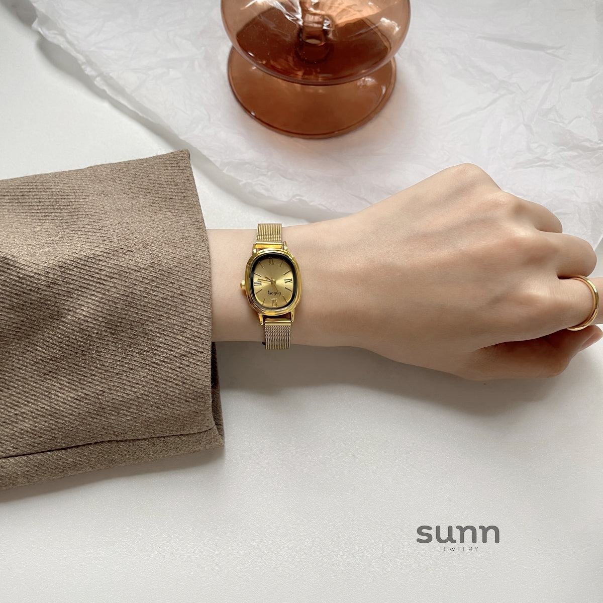 Jacy Oval Gold Watch [61EBKARQ]