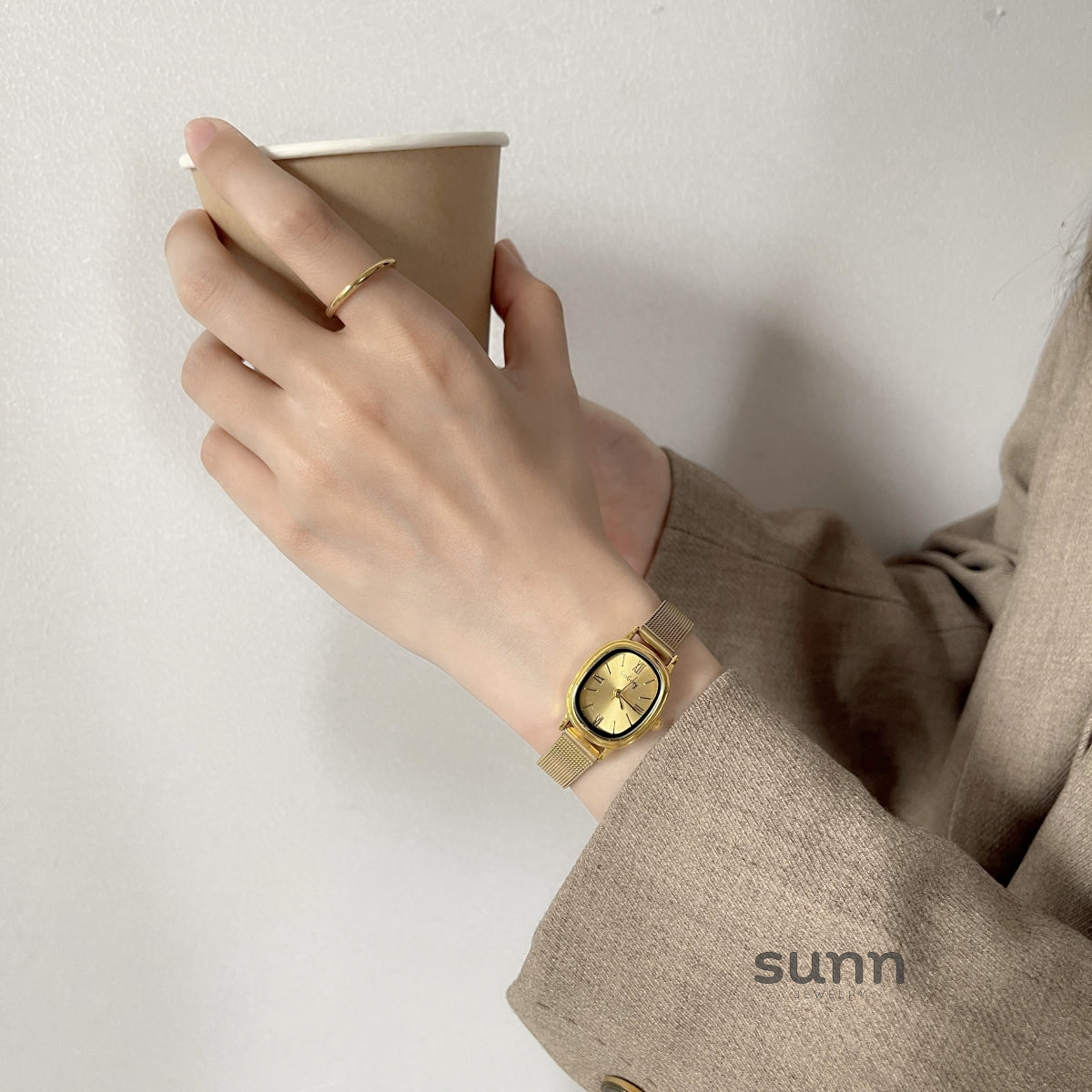 Jacy Oval Gold Watch [SKURXIYC]