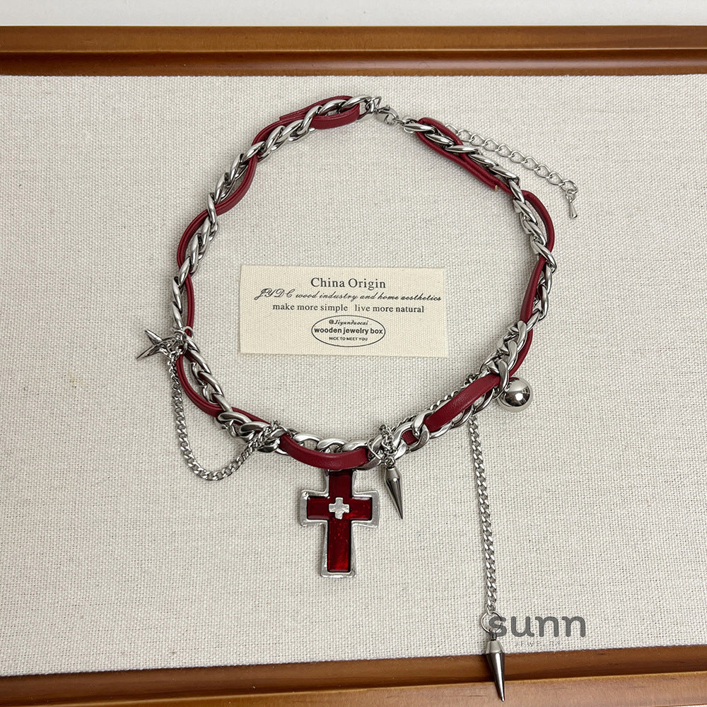 Jadore Rivet Cross Choker [7B3D2OHI]