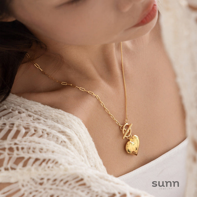 Jaeda Sculpted Heart Necklace [9WCQ44GD]