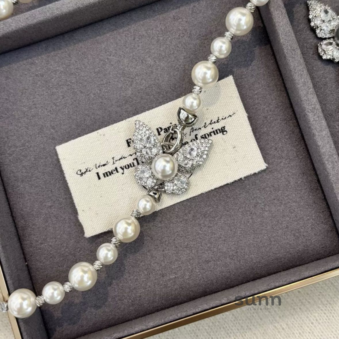 Jaela Butterfly Pearl Necklace [D2OY8FPR]