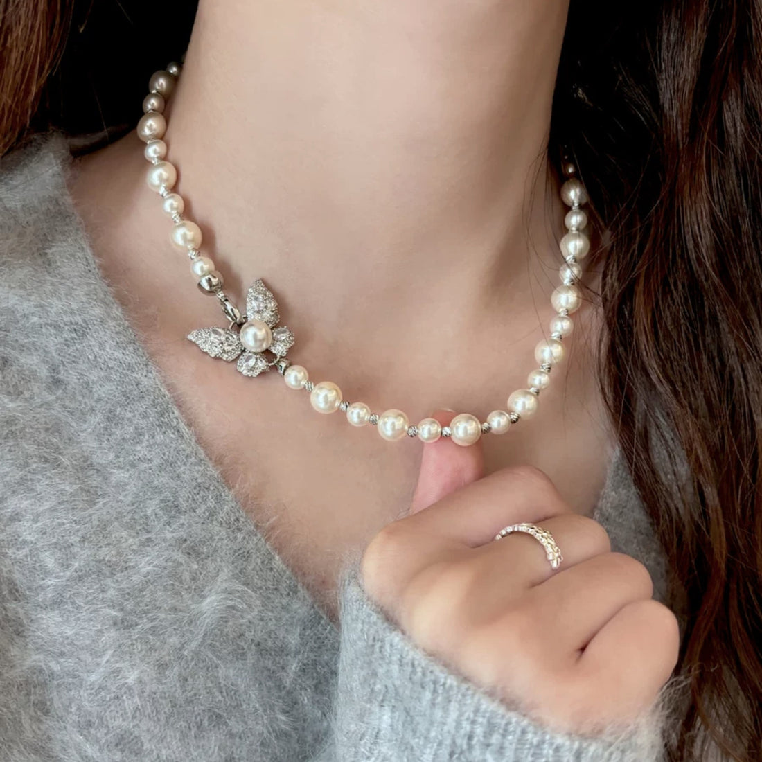 Jaela Butterfly Pearl Necklace [HLZXK00I]