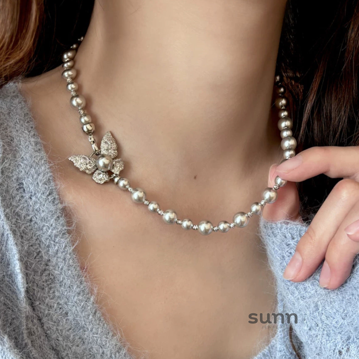 Jaela Butterfly Pearl Necklace [OLIWUT4J]