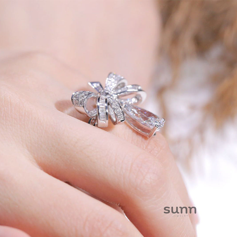 Jaelah Bow Pear Ring [PFBJ81XQ]