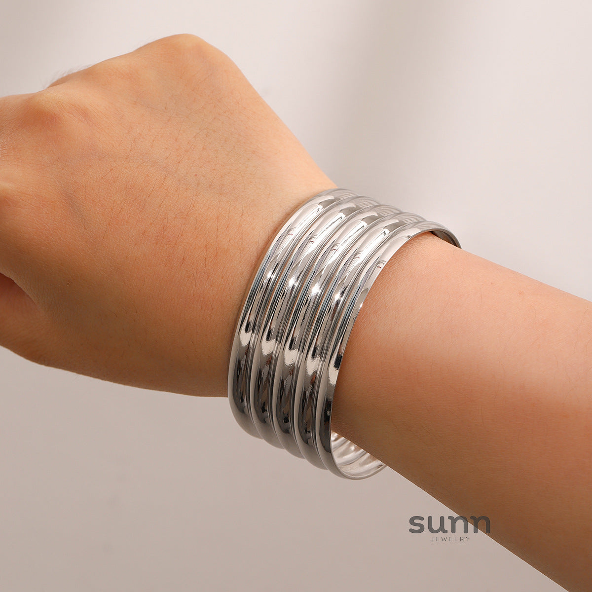 Jaelle Stainless Steel Bangle [12V3OPY8]