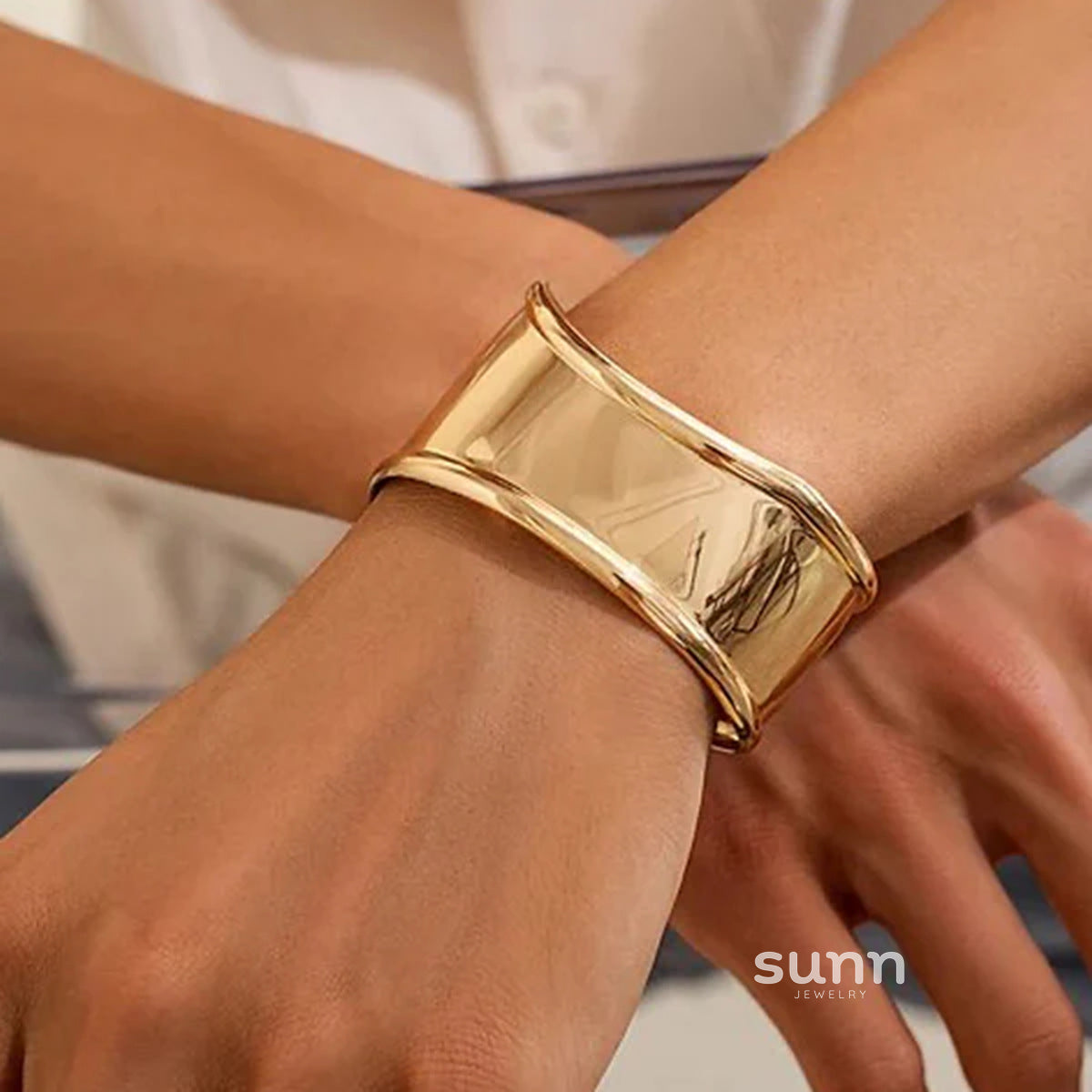 Jaelle Stainless Steel Bangle [TGBLQXT0]