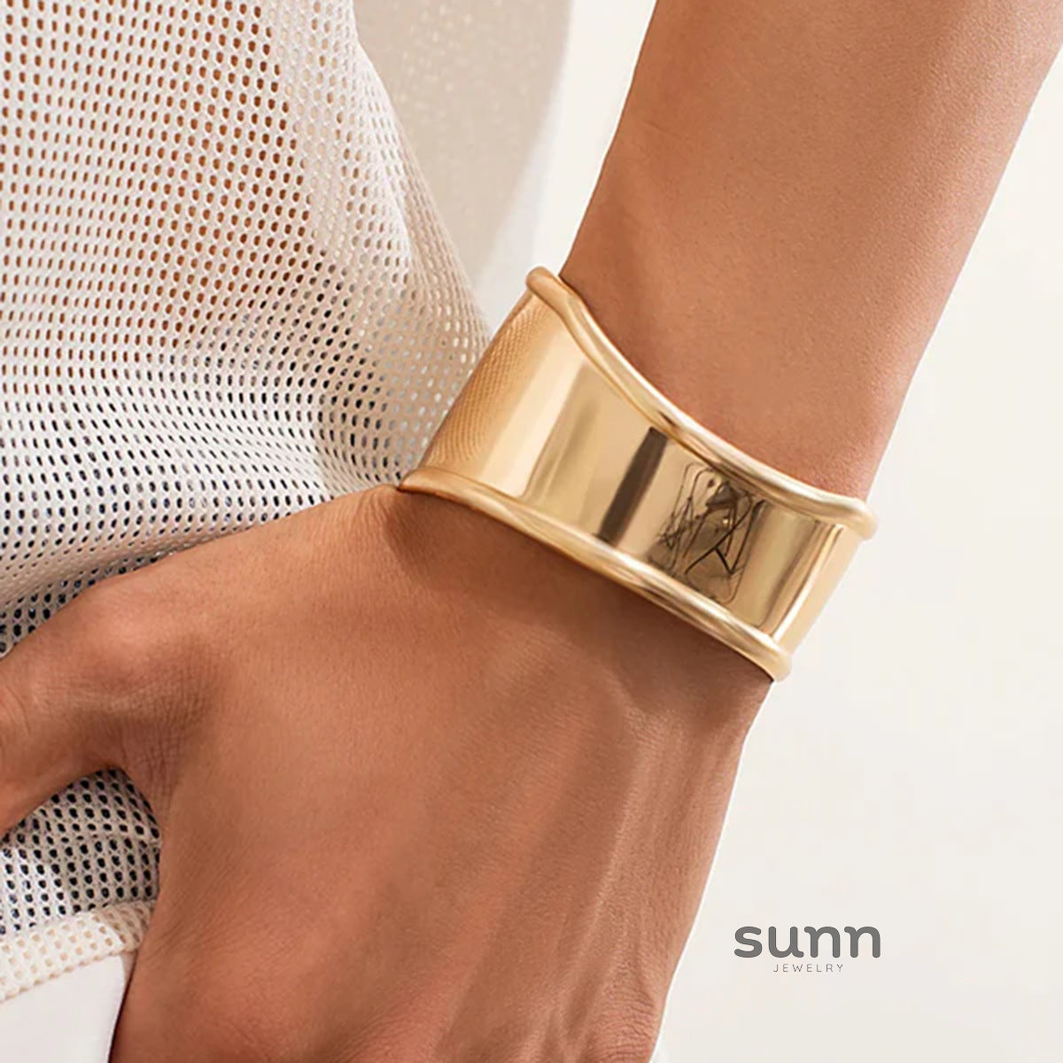 Jaelle Stainless Steel Bangle [EIHMRBFX]