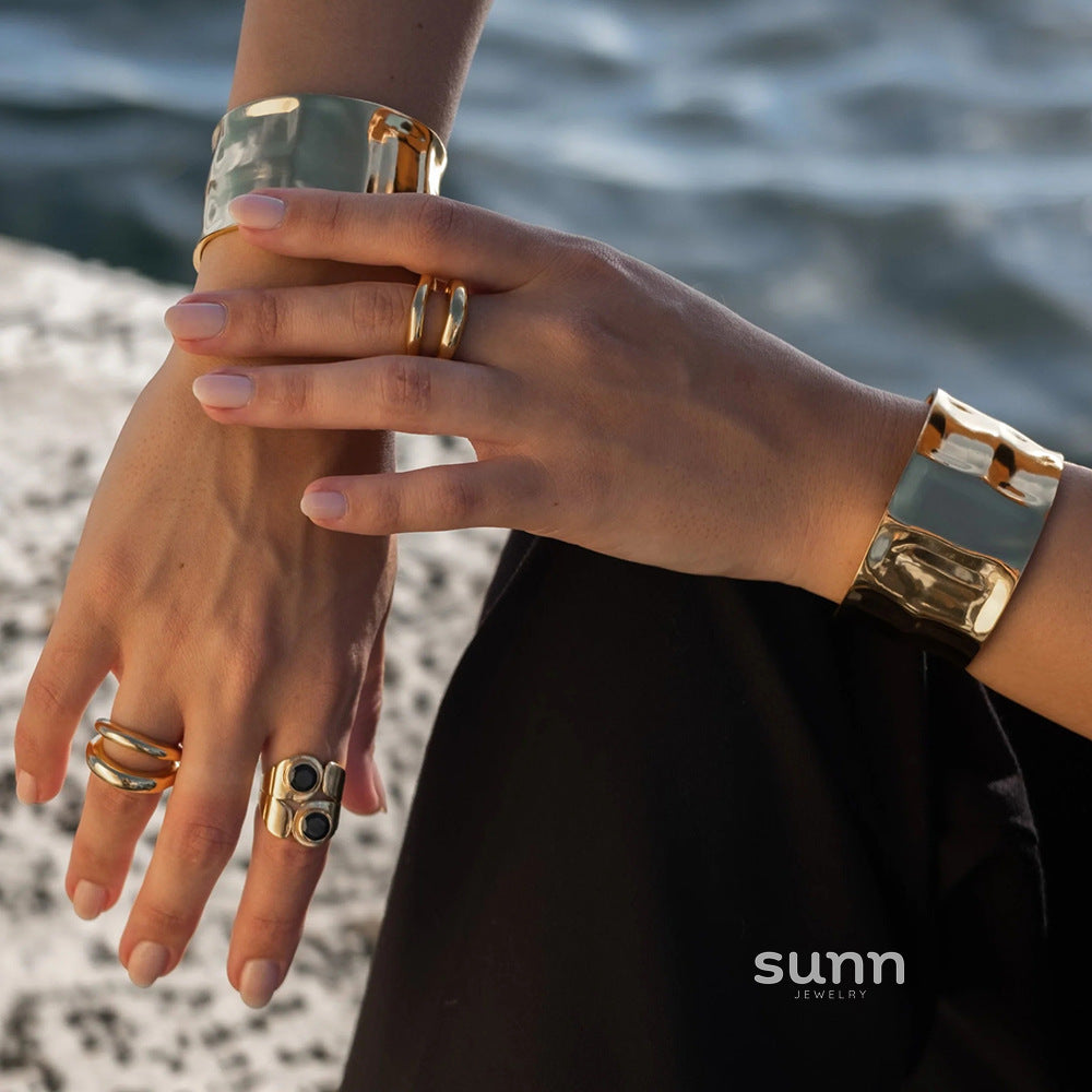 Jaelle Stainless Steel Bangle [K2HPCNCW]