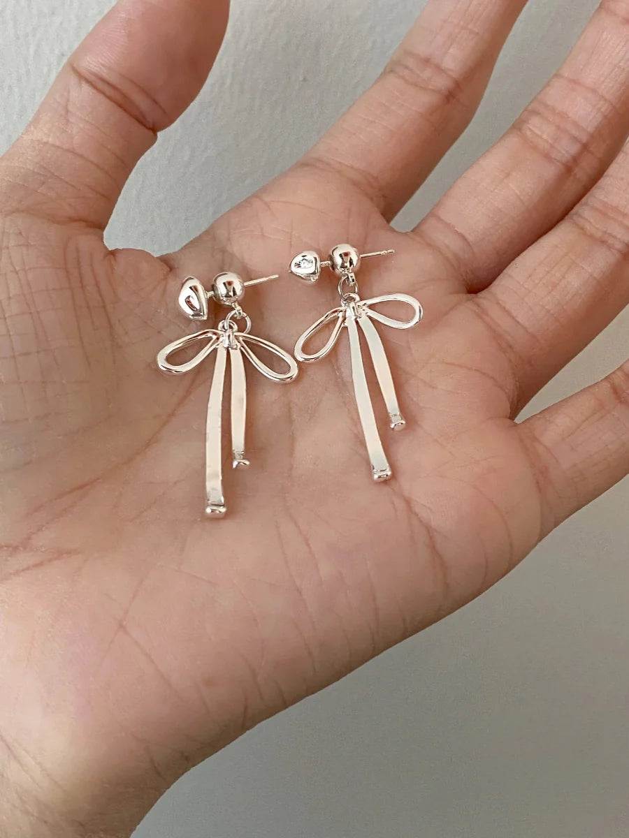 Jaia Metal Bow Studs