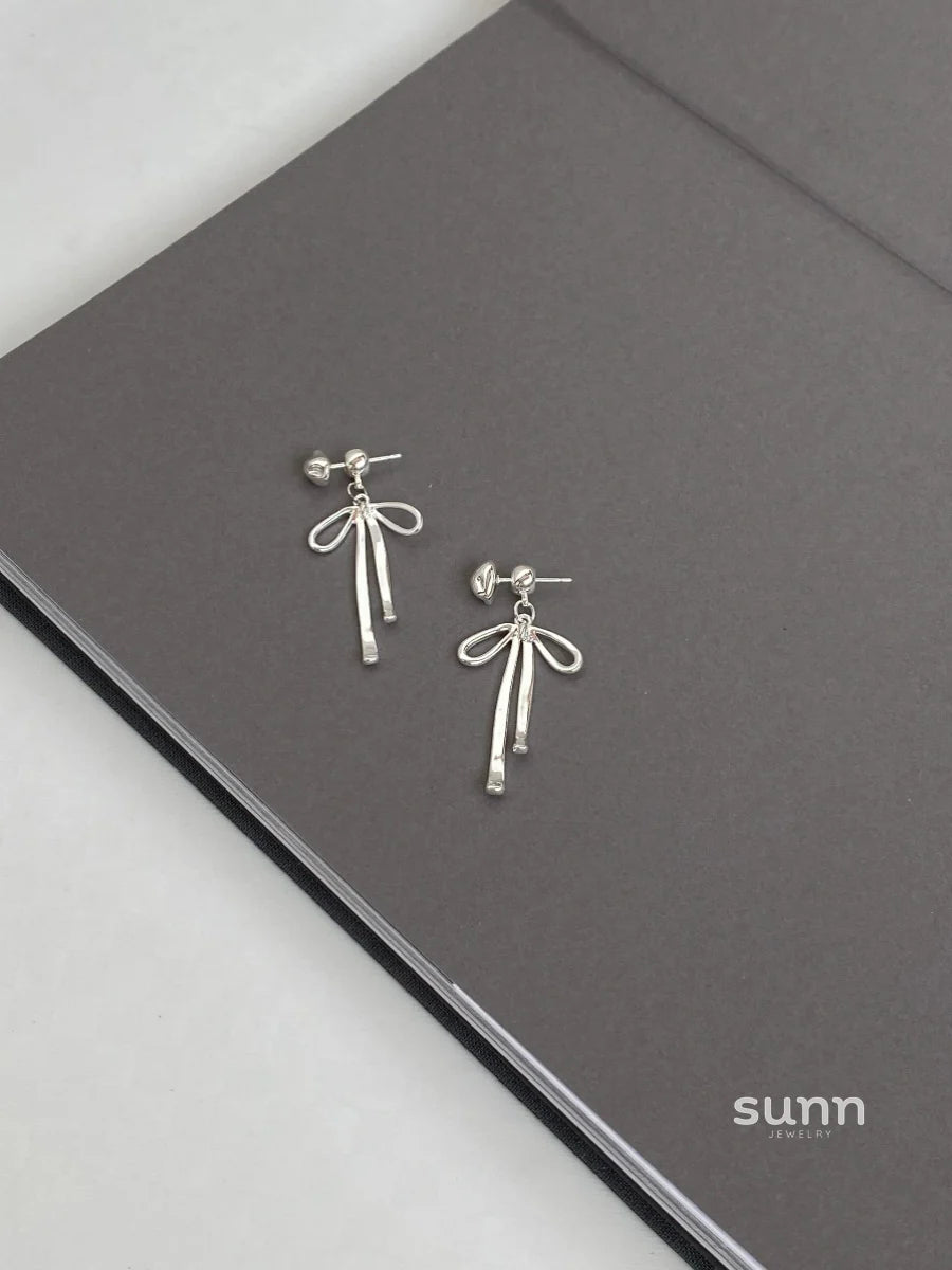 Jaia Metal Bow Studs