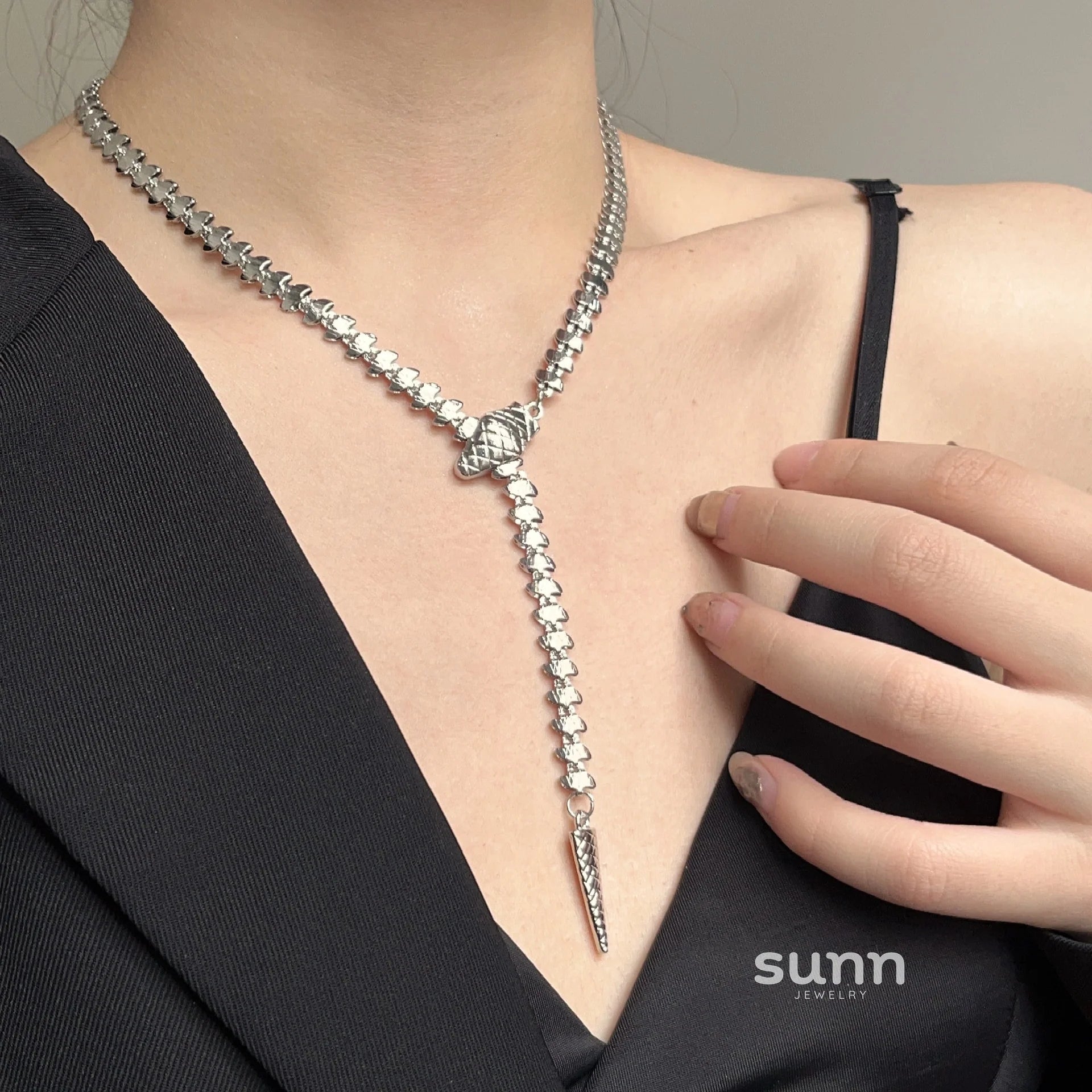 Jaidah Snake Choker Necklace