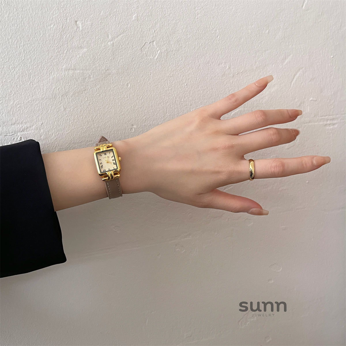Jailyn Petite Square Watch [EO374C3Z]