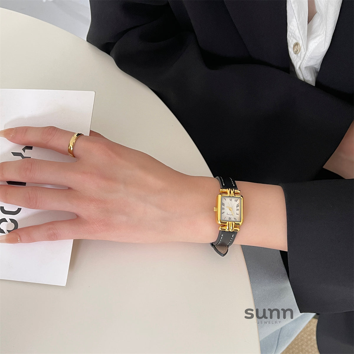 Jailyn Petite Square Watch [A3EO4EIF]