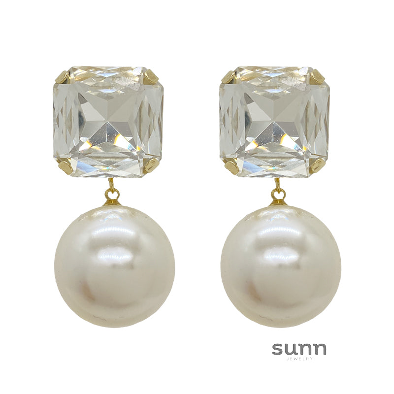 Jailynn Geometric Pearl Earrings [T3TVICNL]