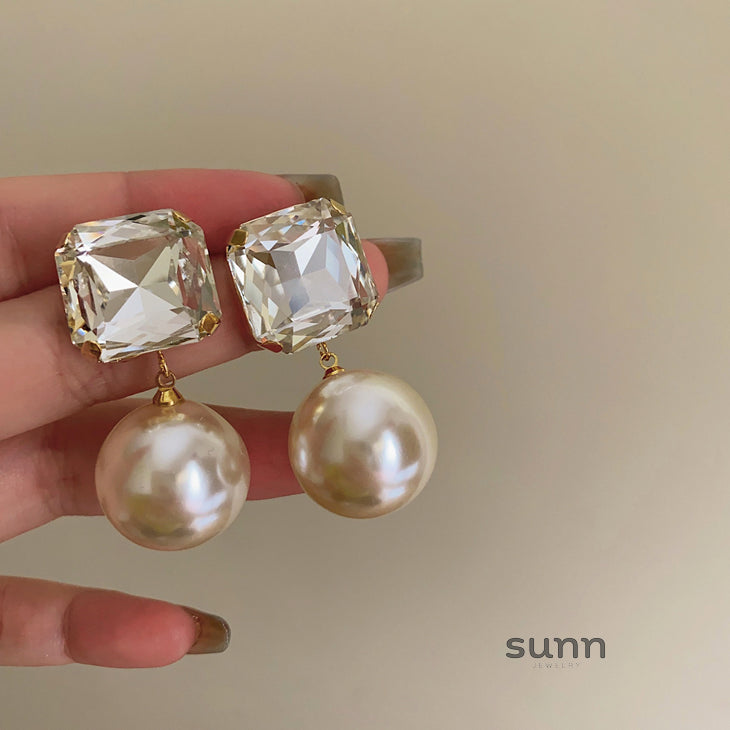 Jailynn Geometric Pearl Earrings [66FWK6R9]