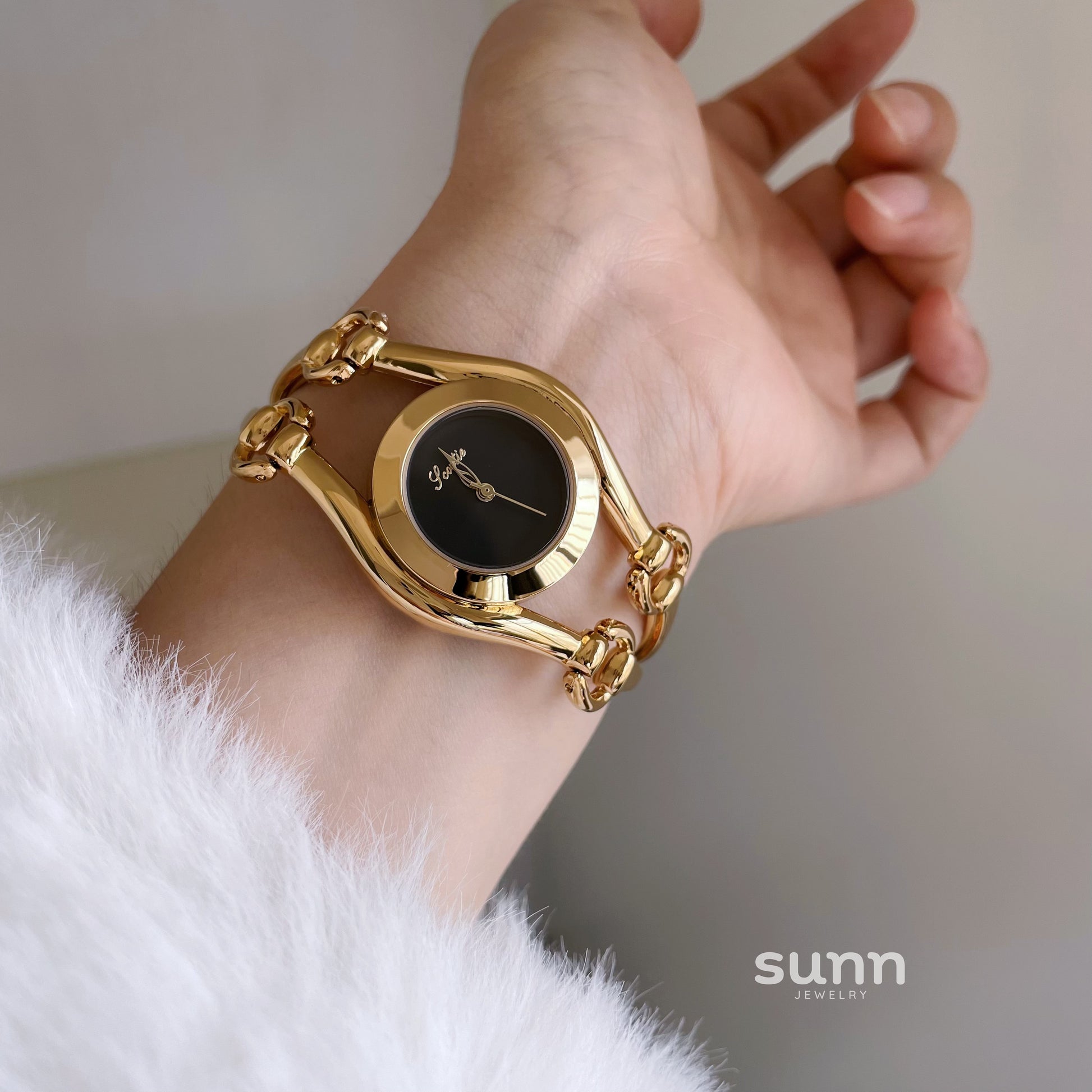 Jaime Gold Bracelet Watch [XETIBF2E]