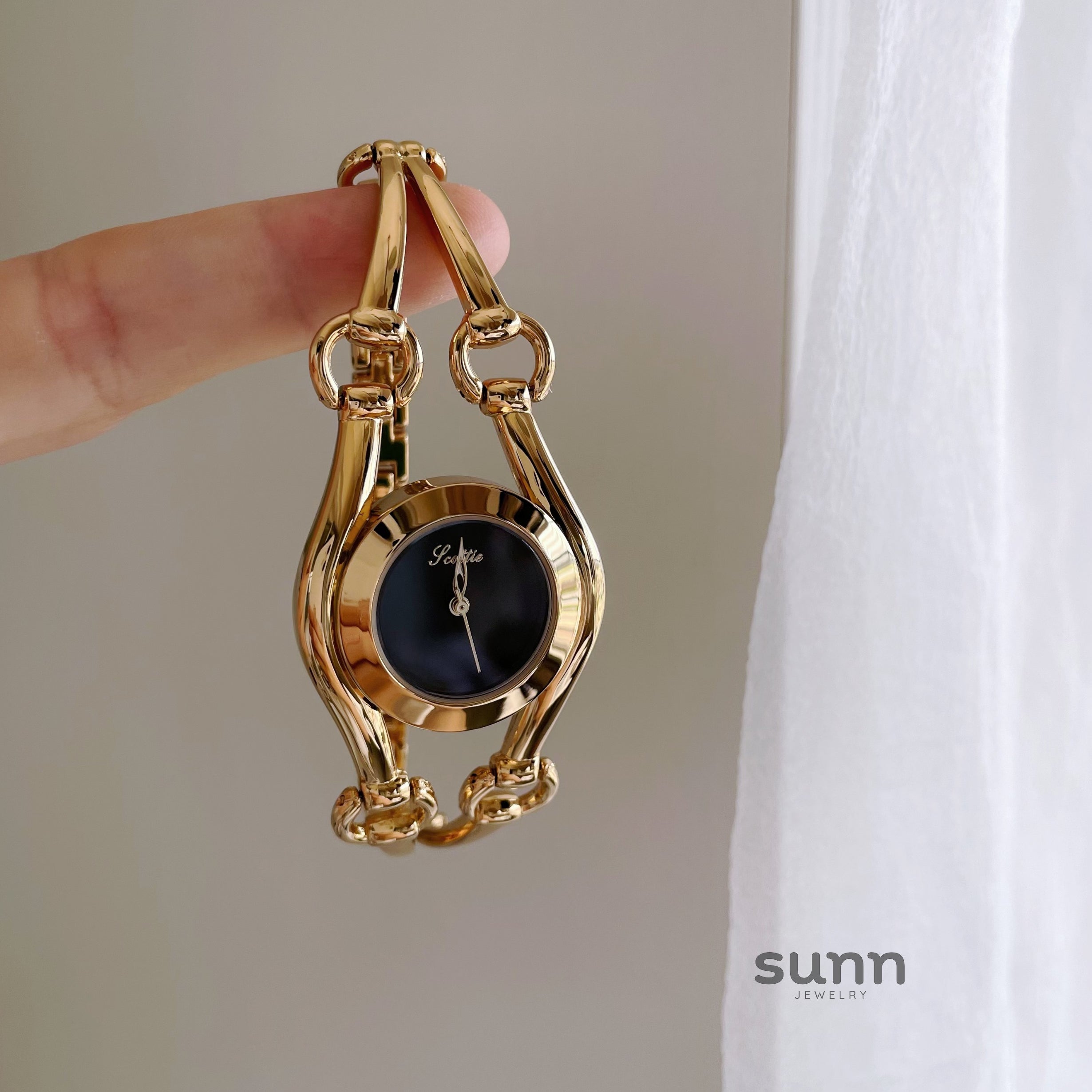 Jaime Gold Bracelet Watch [E5X6IWI5]