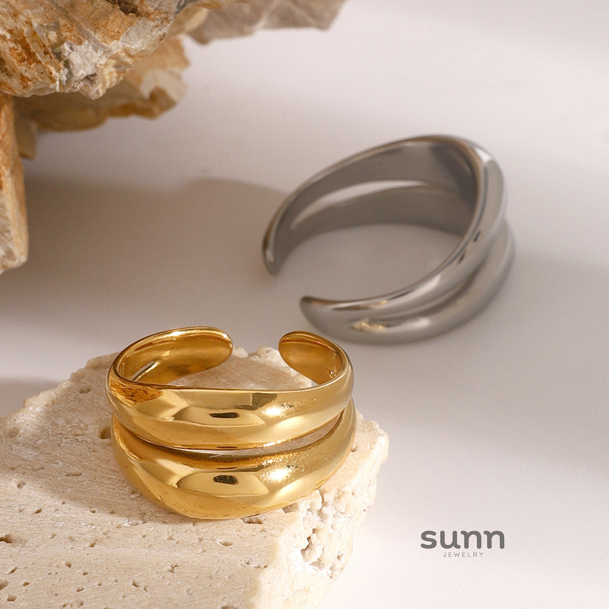 Jalaya Sculpted Layered Ring [DOAB3H97]