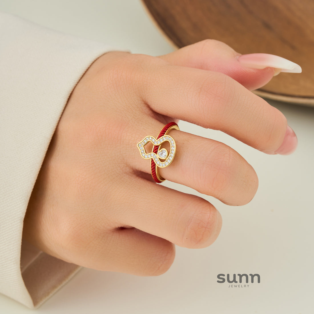 Jalayah Red String Gourd Ring [CEO3GYL2]