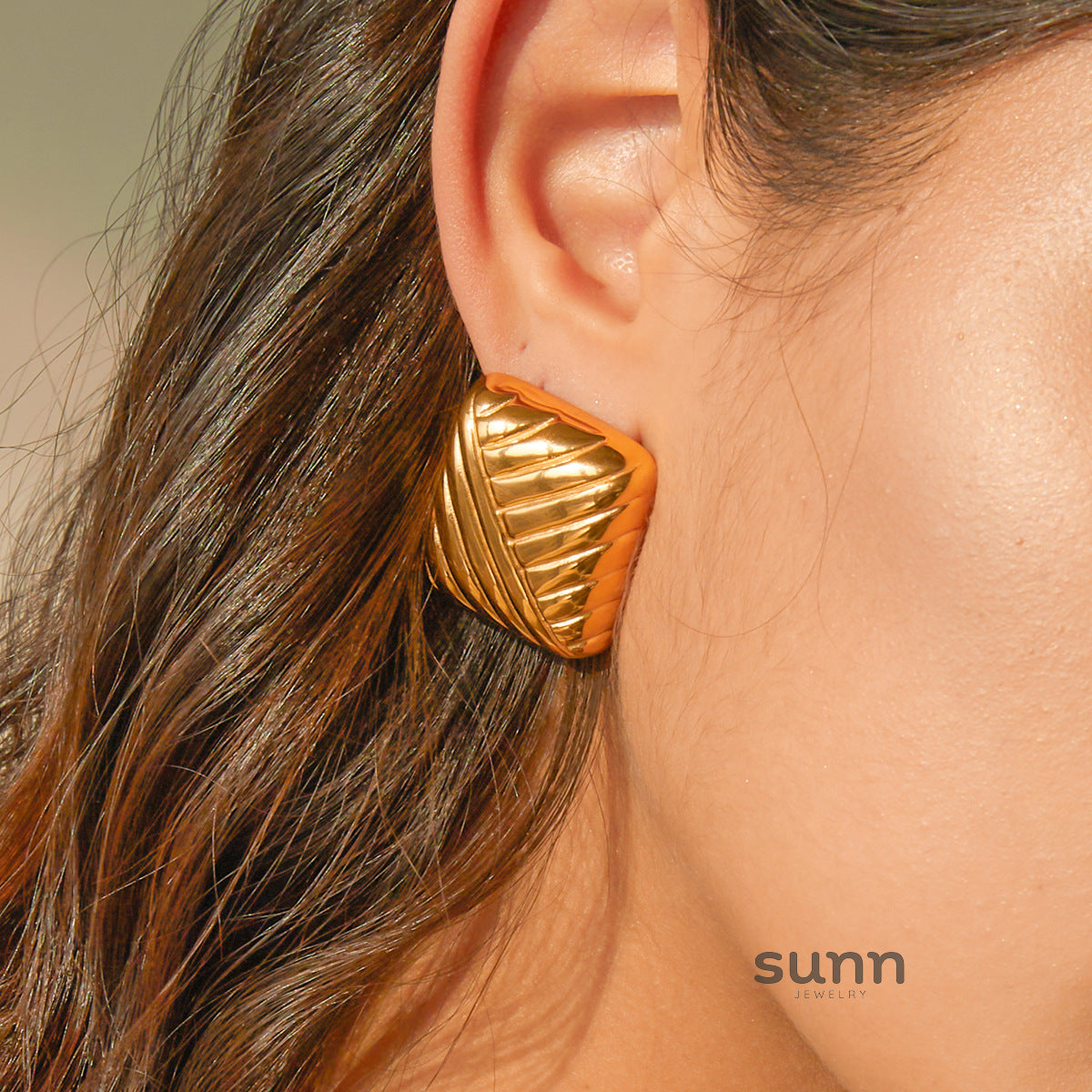 Jalyssa Wavy Bar Earrings [RIEVTWA2]