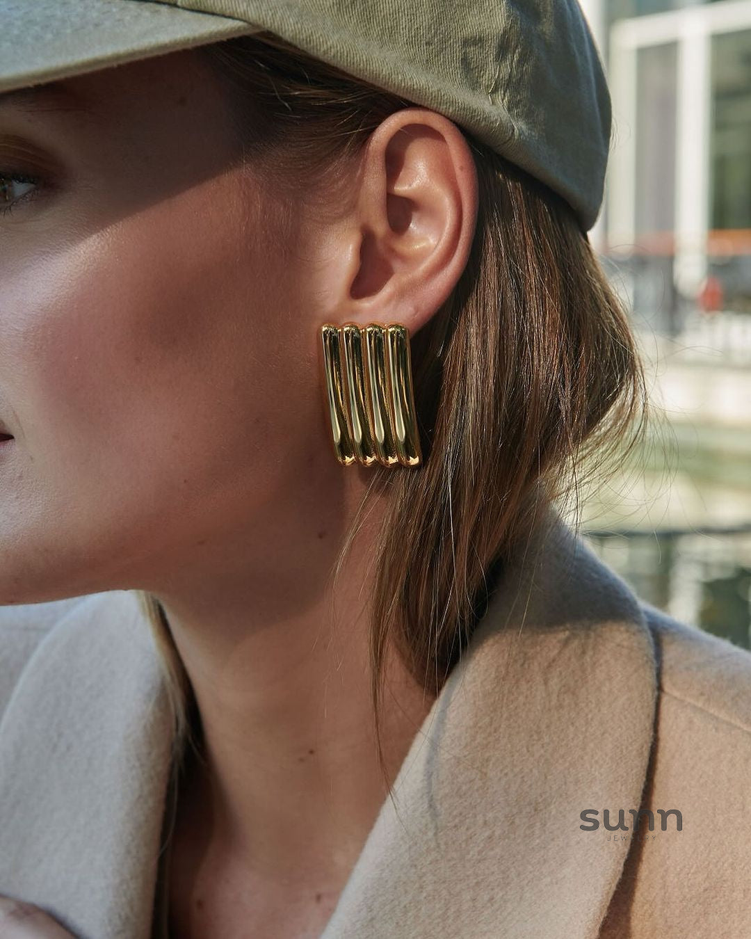 Jalyssa Wavy Bar Earrings [P4TR6M4A]